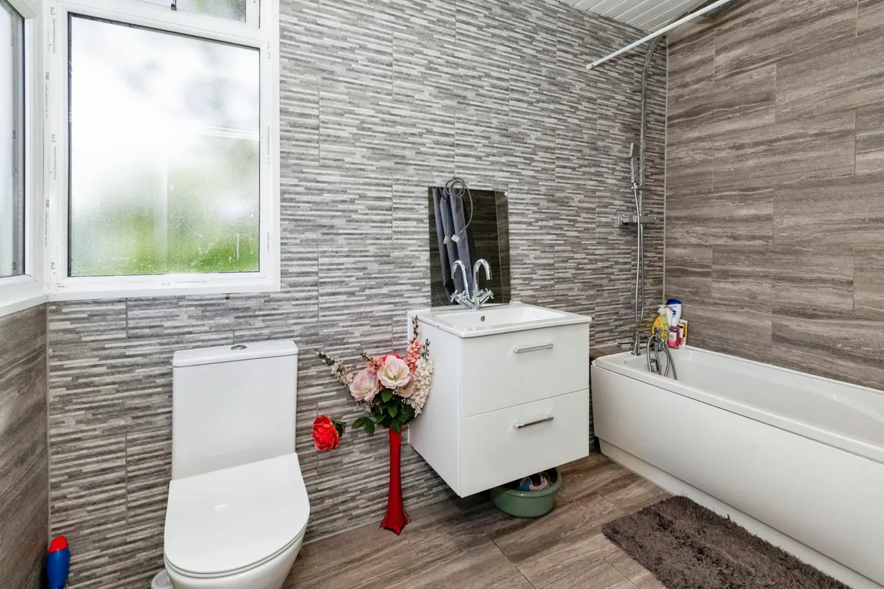 Bath Road, Maidenhead, SL6, photo 20