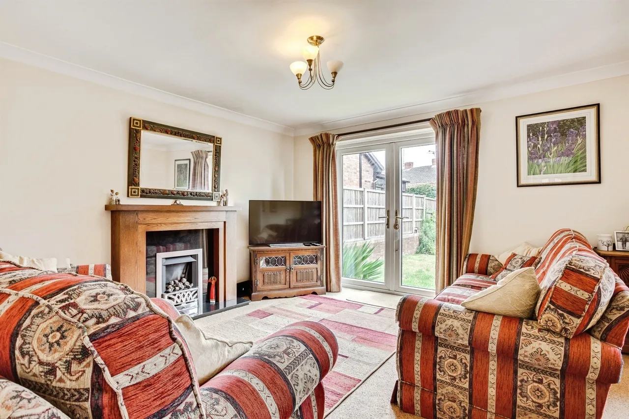 Silcoates Drive, Wrenthorpe, WAKEFIELD, photo 3