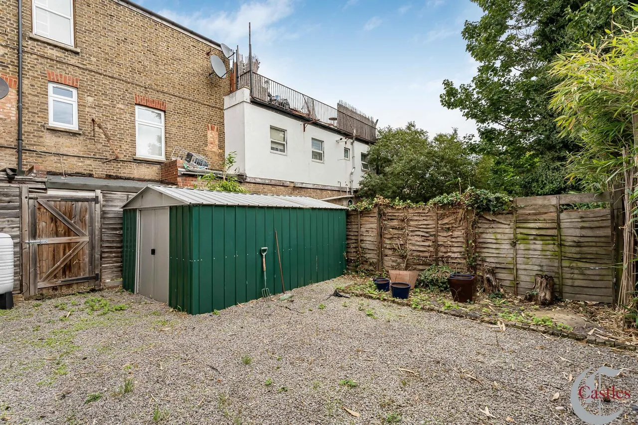 High Road, N22, photo 16