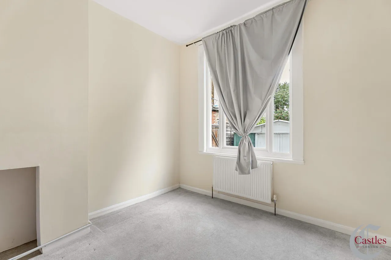 High Road, N22, photo 9