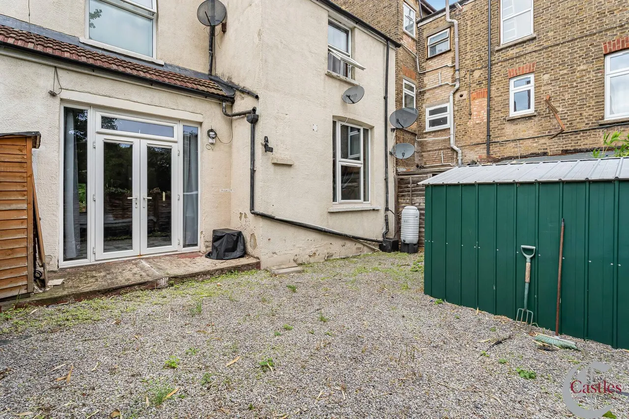 High Road, N22, photo 11
