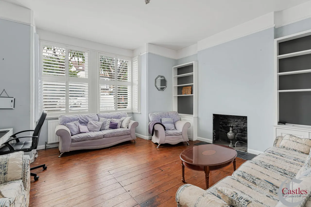 2 bed property for sale, High Road, N22