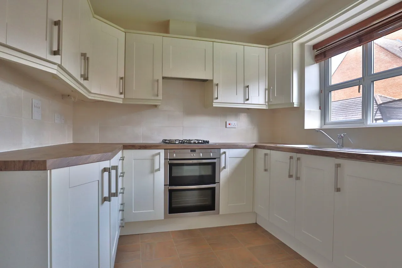 Eastwood Drive, Marple, photo 6