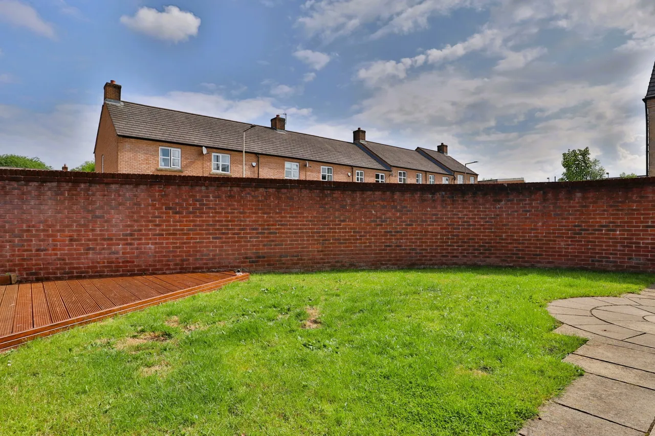 Eastwood Drive, Marple, photo 4