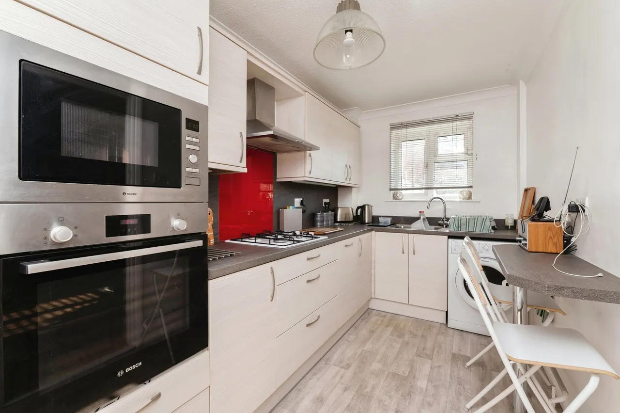 Montague Way, BILLERICAY, Essex, CM12, photo 3