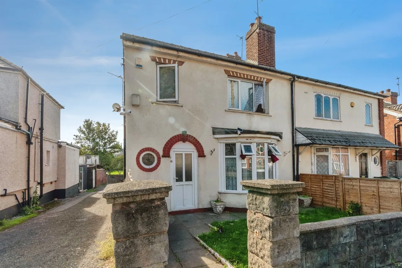 3 bed house for sale, Stafford Road, Wednesbury, WS10