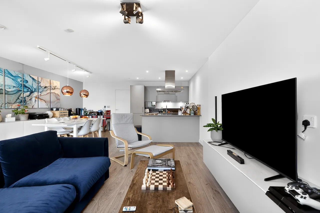 3 bed flat for sale — 395 Rotherhithe New Road, London