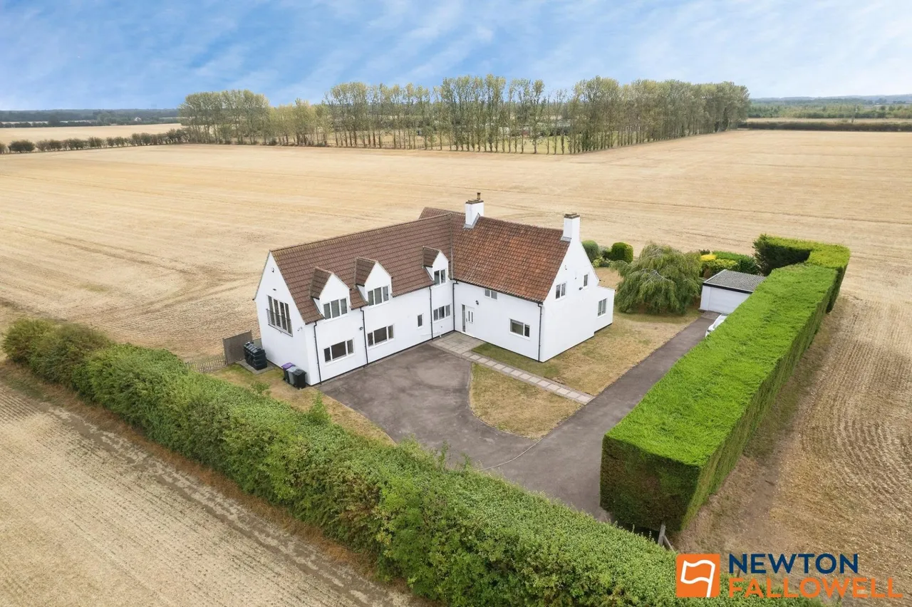 5 bed house for sale, Turnor Road, Harrowby, NG31
