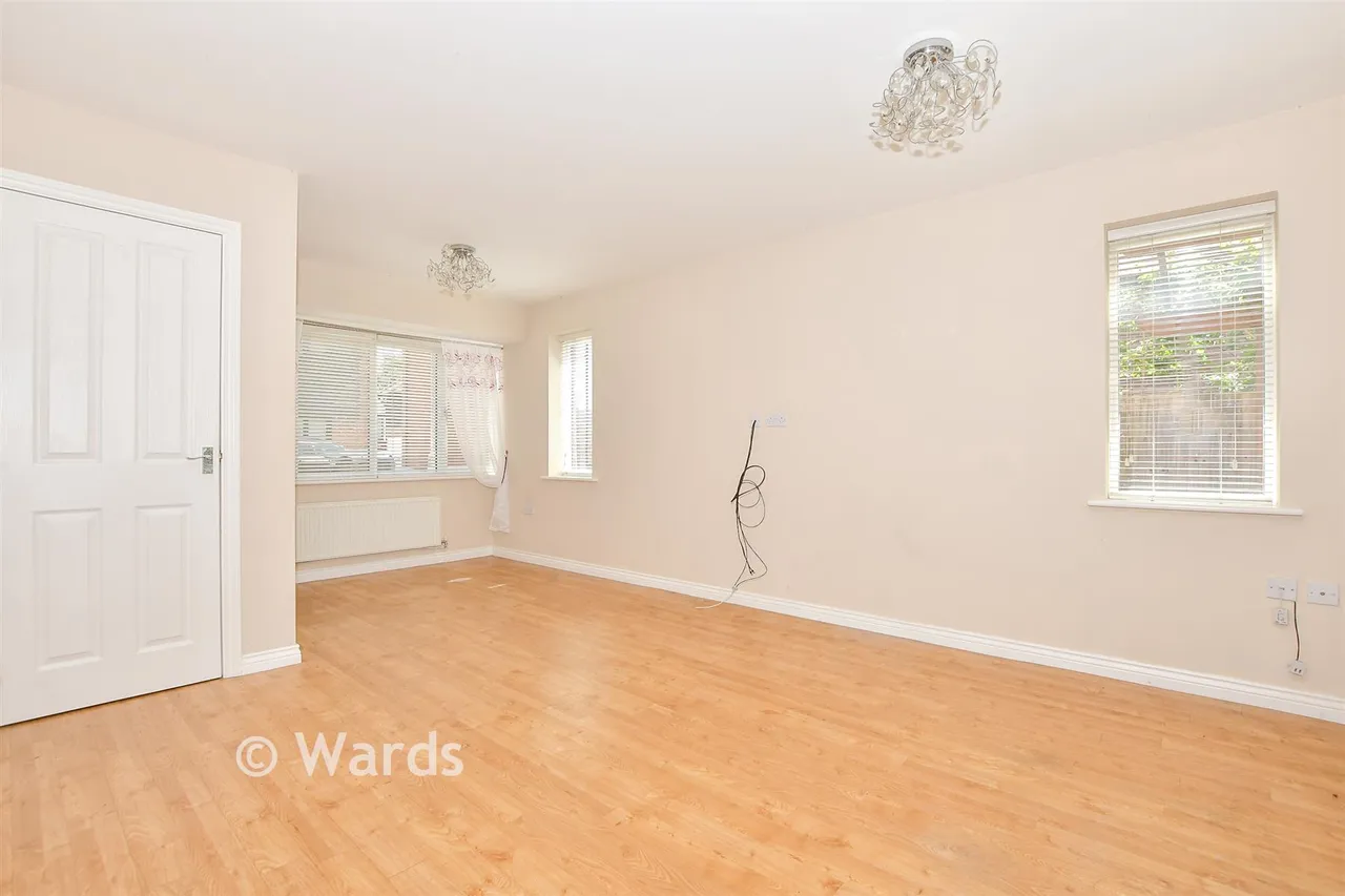 Beadsman Crescent, West Malling, ME19, photo 5