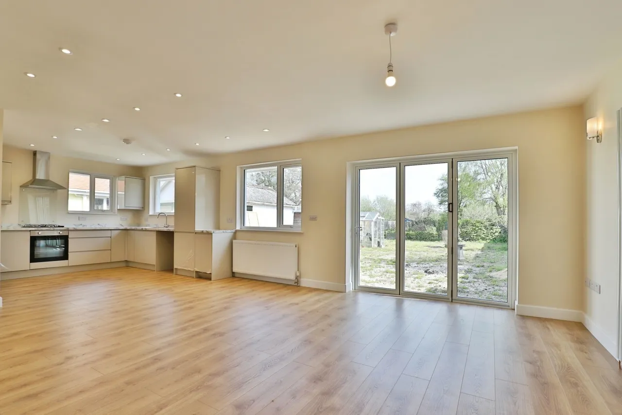Whitehayes Road, Burton, BH23, photo 2