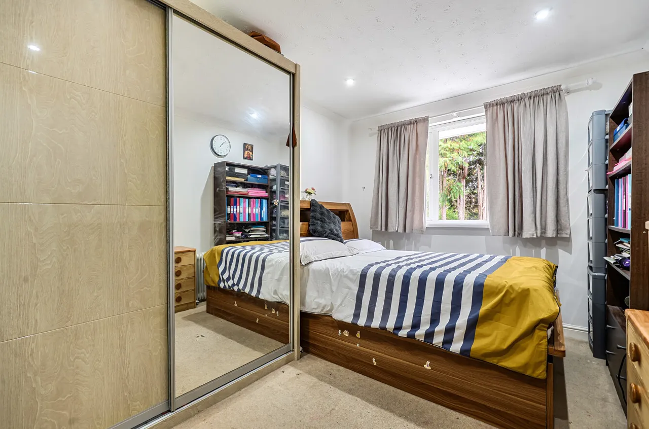 Denton Way, Frimley, GU16, photo 12