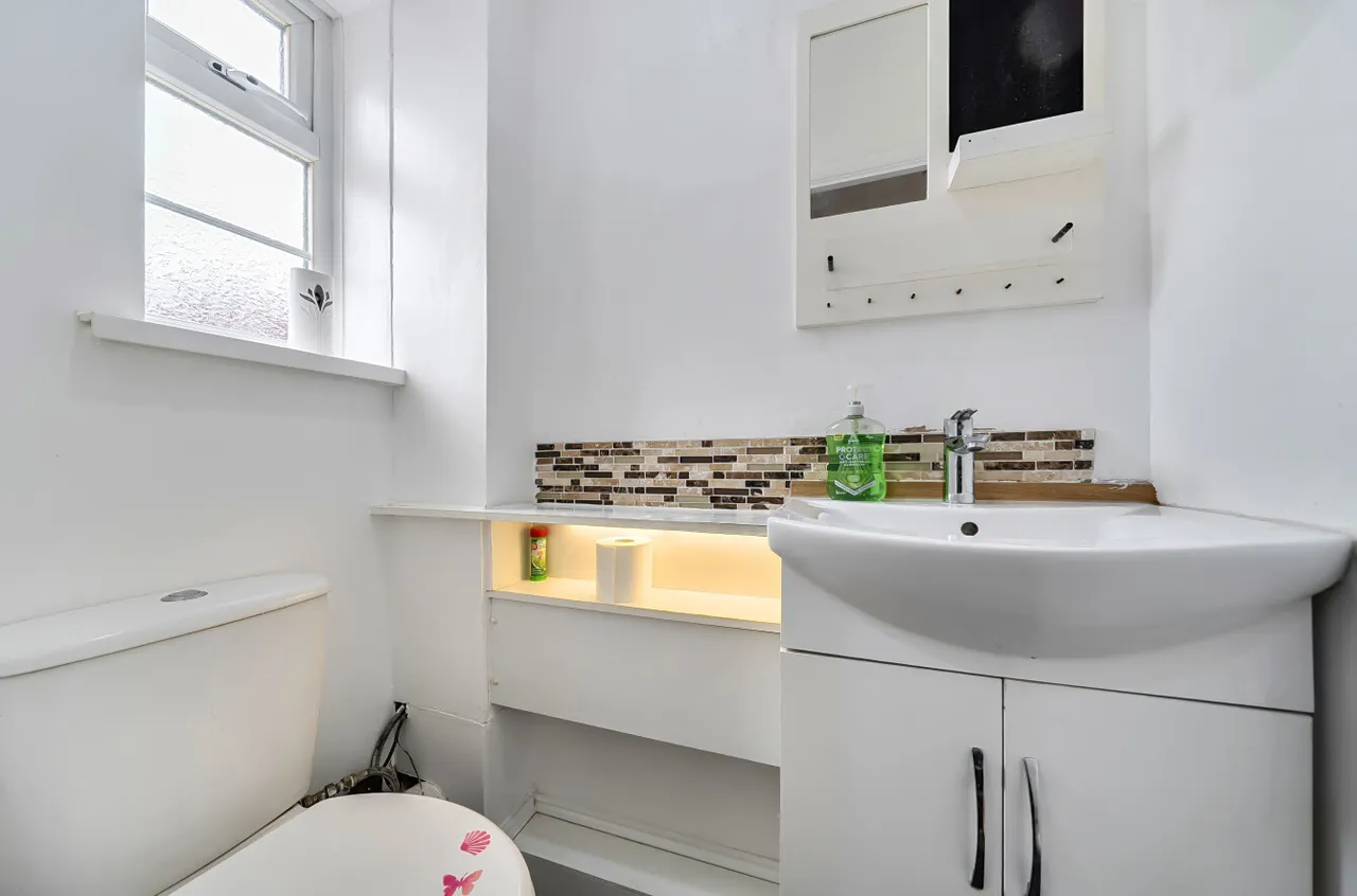 Denton Way, Frimley, GU16, photo 6