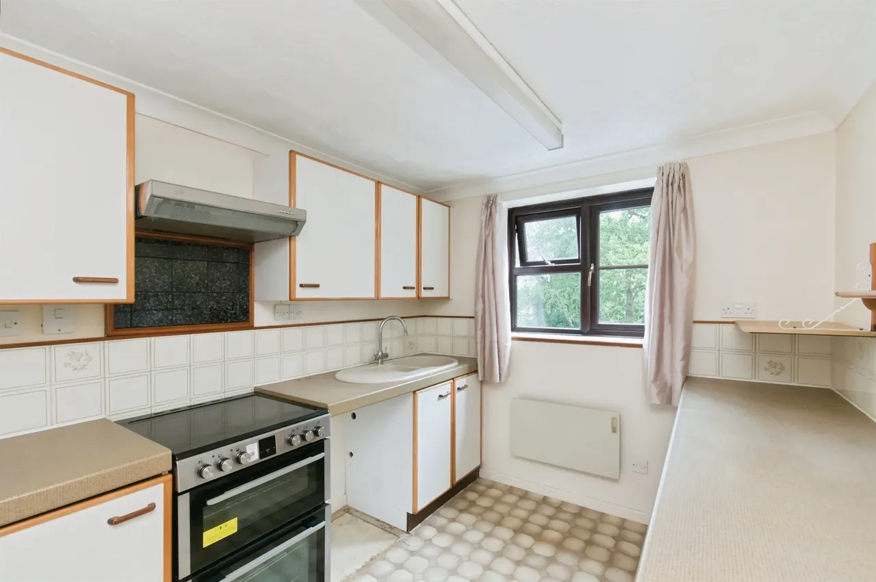 Glynde Court, Bexhill-On-Sea, TN39, photo 3