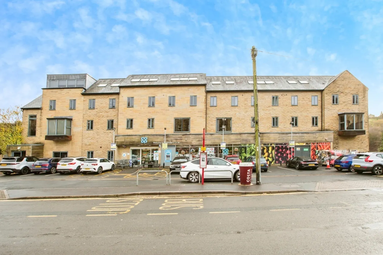 Oldham Road, Sowerby Bridge, West Yorkshire, HX6, photo 11