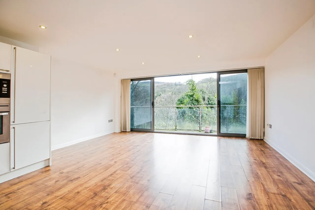 Oldham Road, Sowerby Bridge, West Yorkshire, HX6, photo 18