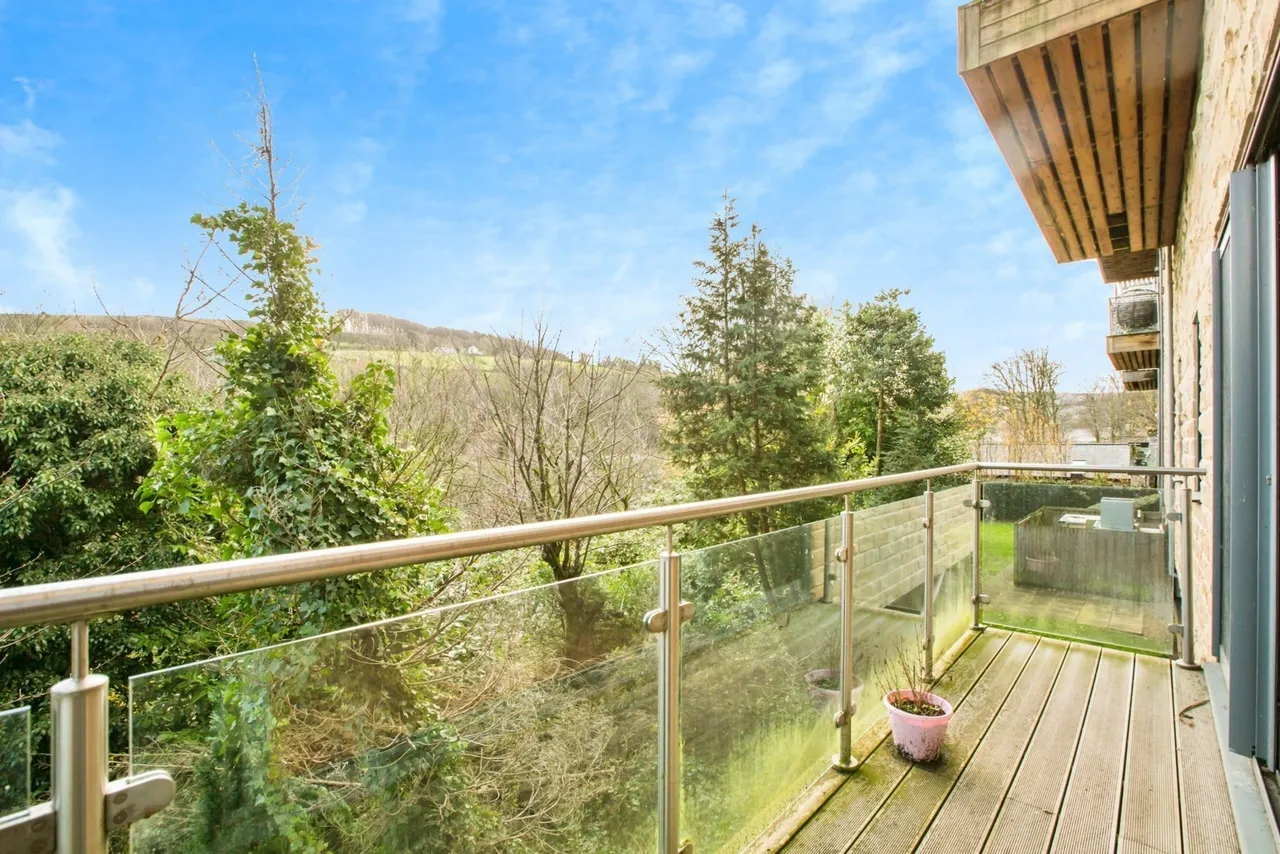 Oldham Road, Sowerby Bridge, West Yorkshire, HX6, photo 16