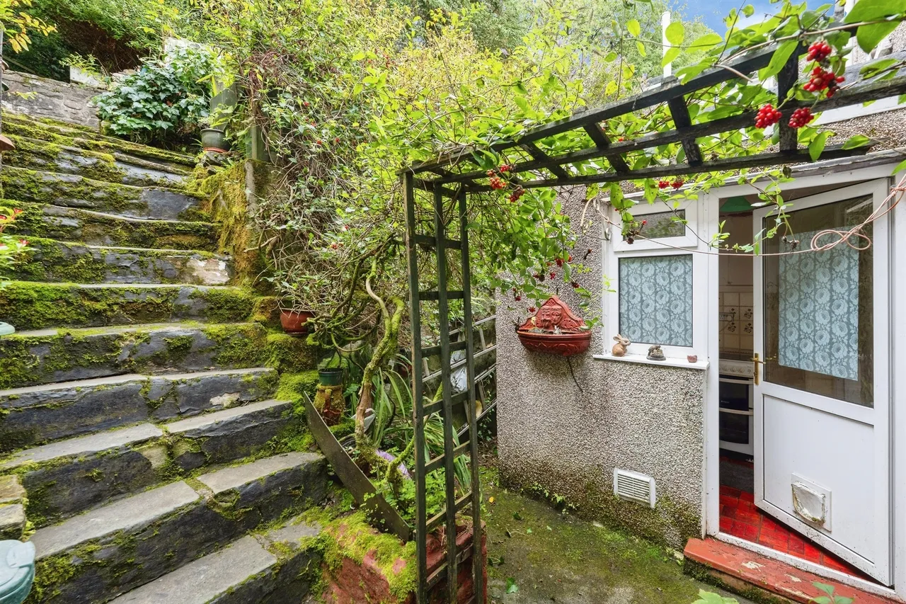 Graig Road, Swansea, SA6, photo 10