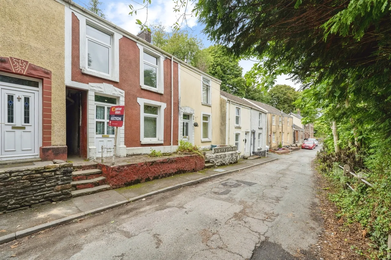 Graig Road, Swansea, SA6, photo 2