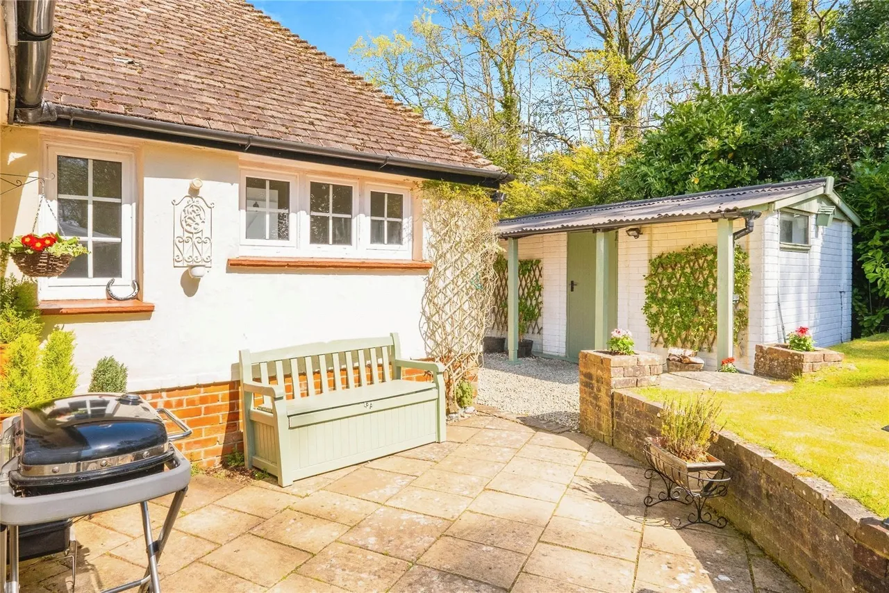 Hampers Lane, Storrington, RH20, photo 26