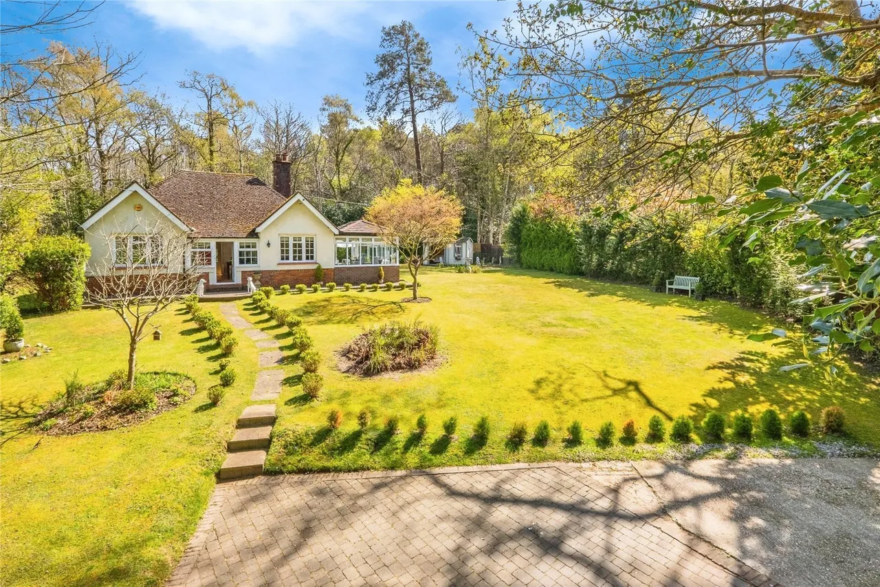 Hampers Lane, Storrington, RH20, photo 8