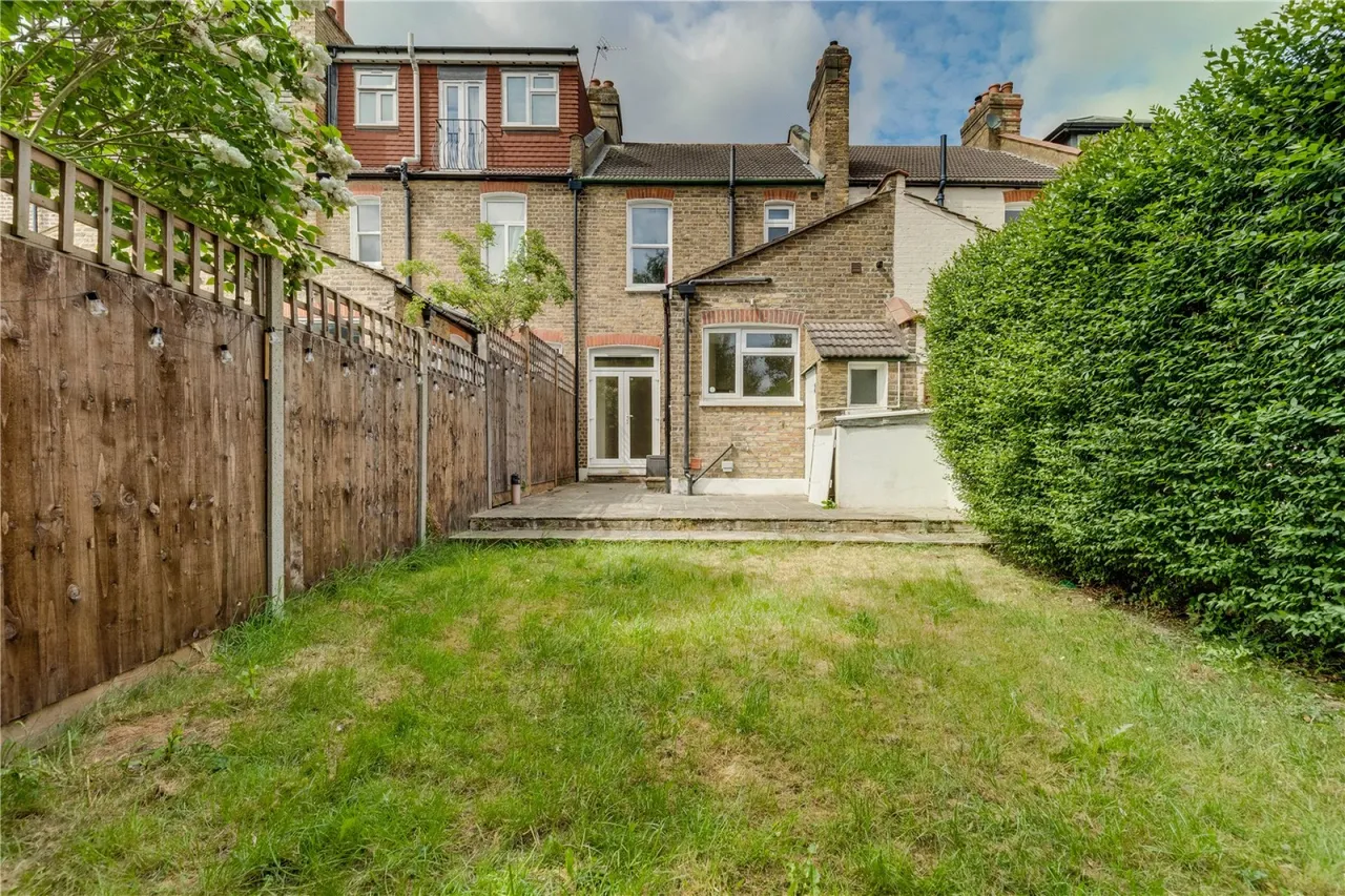 Revelstoke Road, London, photo 13