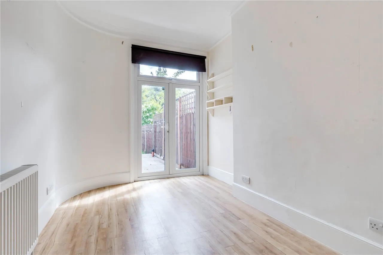 Revelstoke Road, London, photo 23