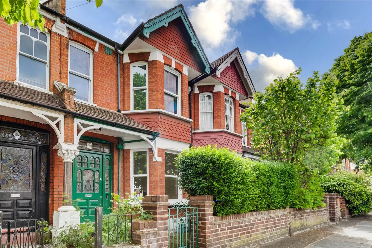 Revelstoke Road, London, photo 8