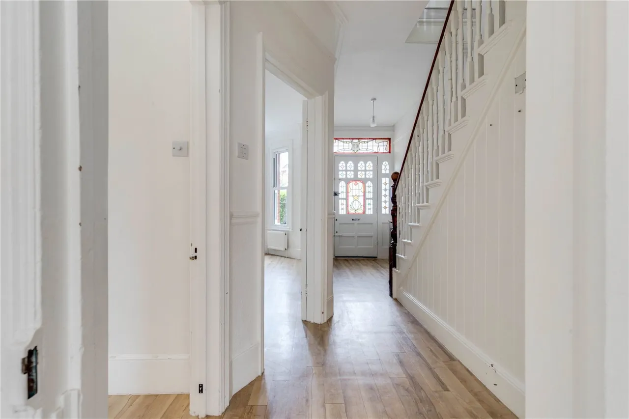 Revelstoke Road, London, photo 14