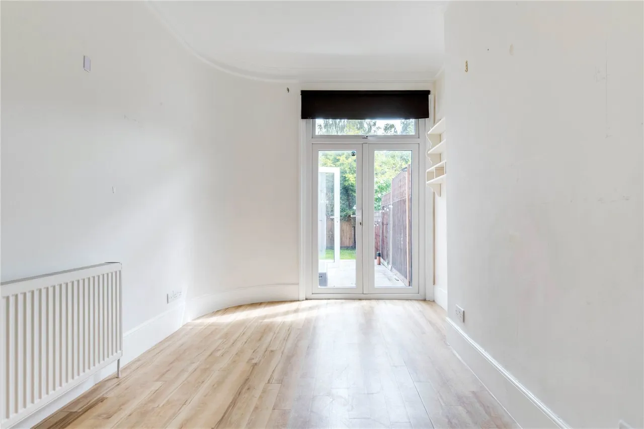 Revelstoke Road, London, photo 11