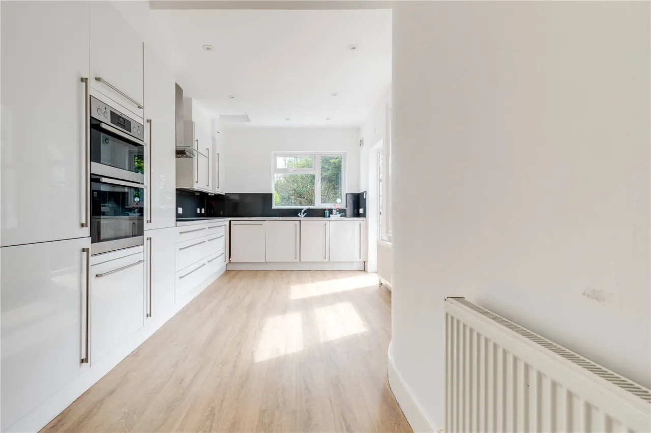 Revelstoke Road, London, photo 22