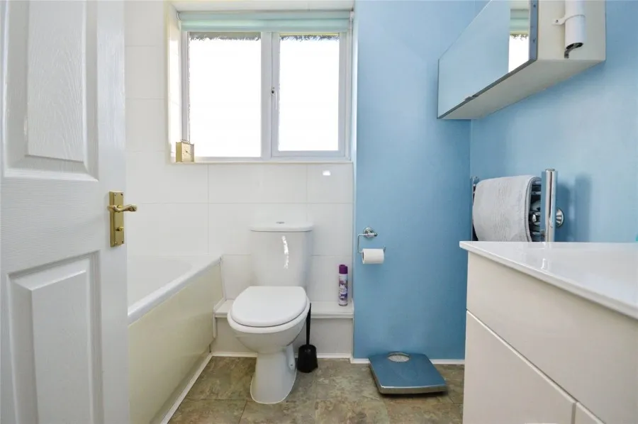 with 4 bedrooms in Bishop's Stortford, CM23, photo 8