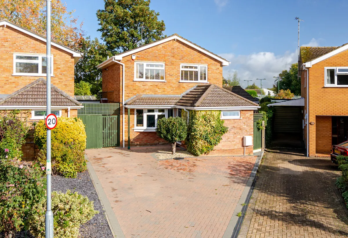 3 bed property for sale, Mardle Road, Linslade, LU7