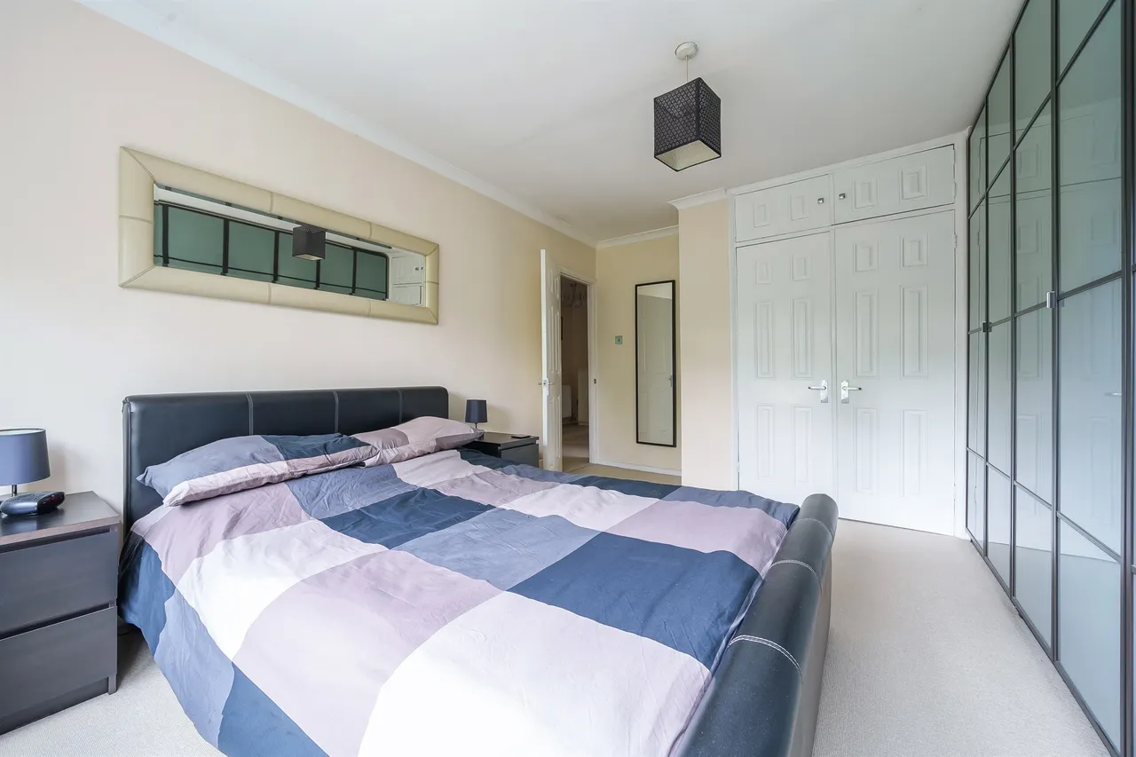 Wellington Road, Enfield, photo 6