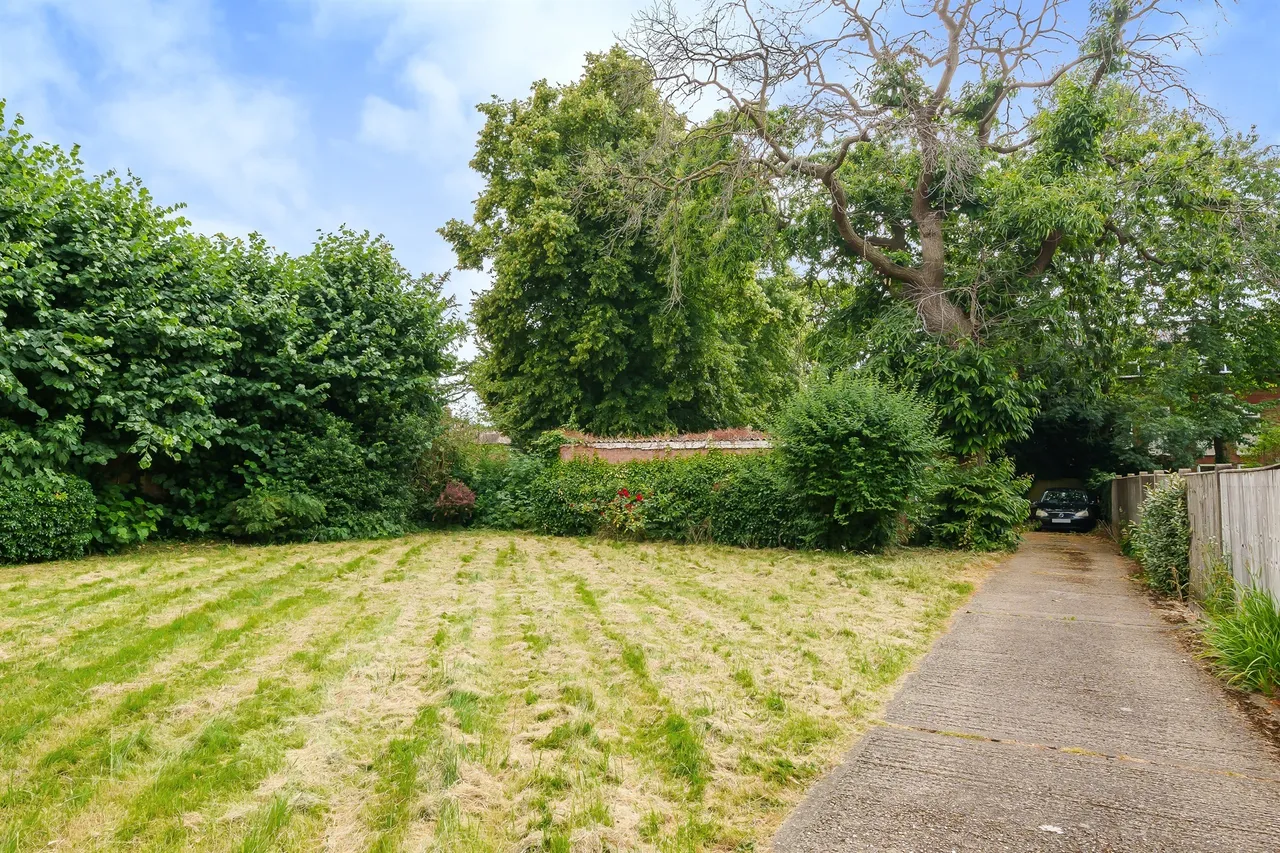 Wellington Road, Enfield, photo 10
