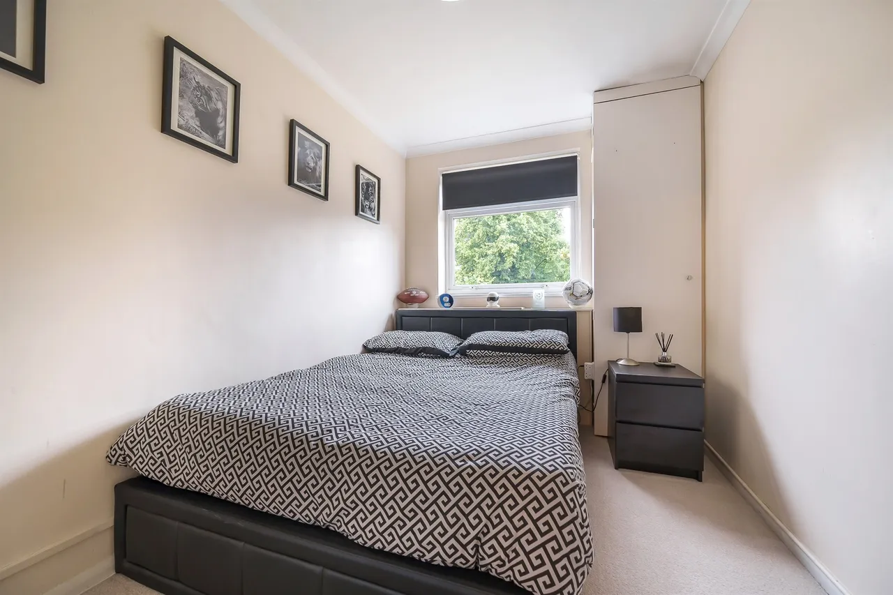 Wellington Road, Enfield, photo 7