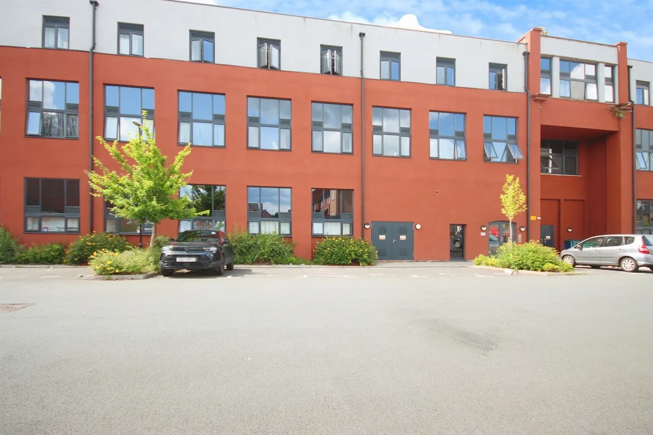 2 bed flat for sale, Foleshill Road, Coventry, CV6