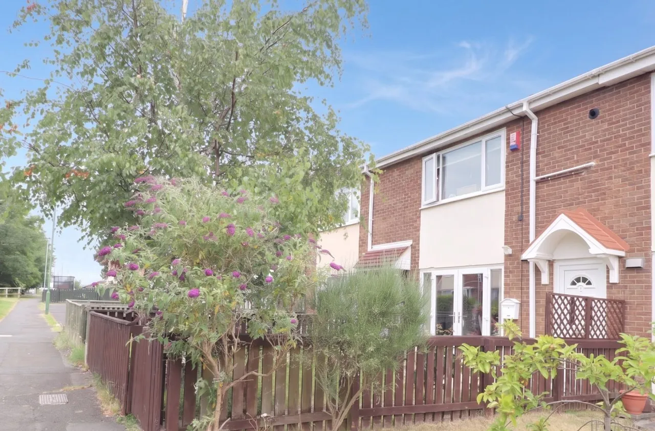 2 bed house for sale, Betjeman Close, East Stanley, DH9