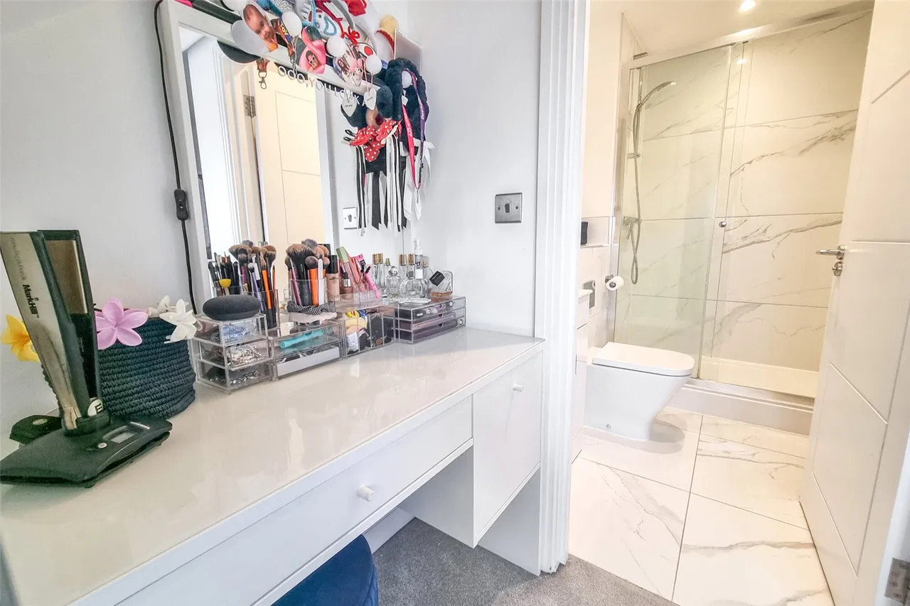 Bartrams Close, Ash, Guildford, Surrey, GU12 6FX, photo 16