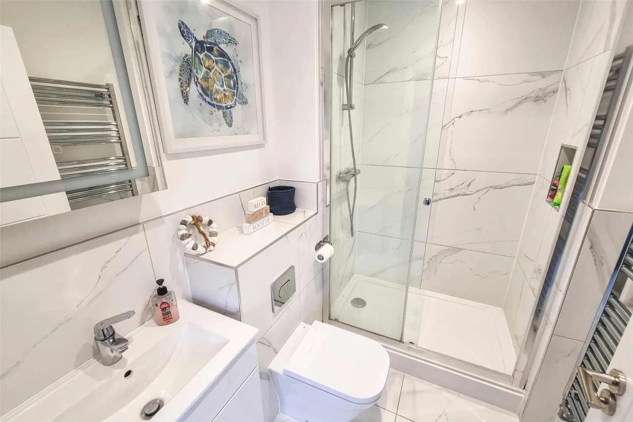 Bartrams Close, Ash, Guildford, Surrey, GU12 6FX, photo 7
