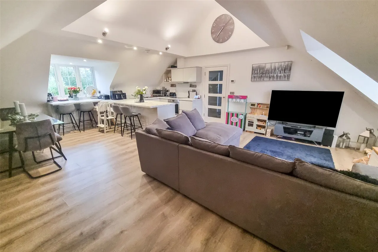 Bartrams Close, Ash, Guildford, Surrey, GU12 6FX, photo 10