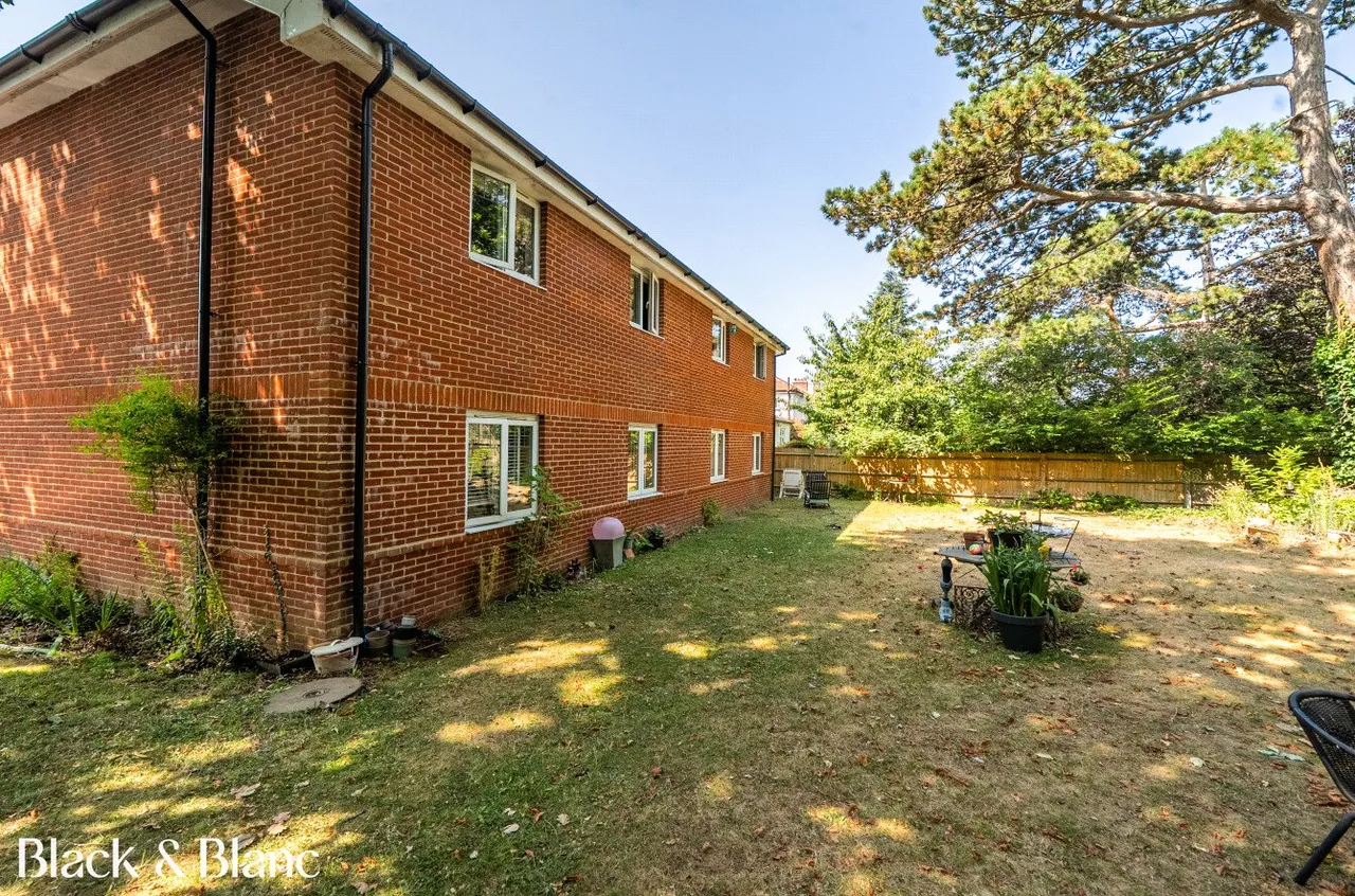 Seddings Court, 11 Springfield Gardens, West Wickham, BR4, photo 12