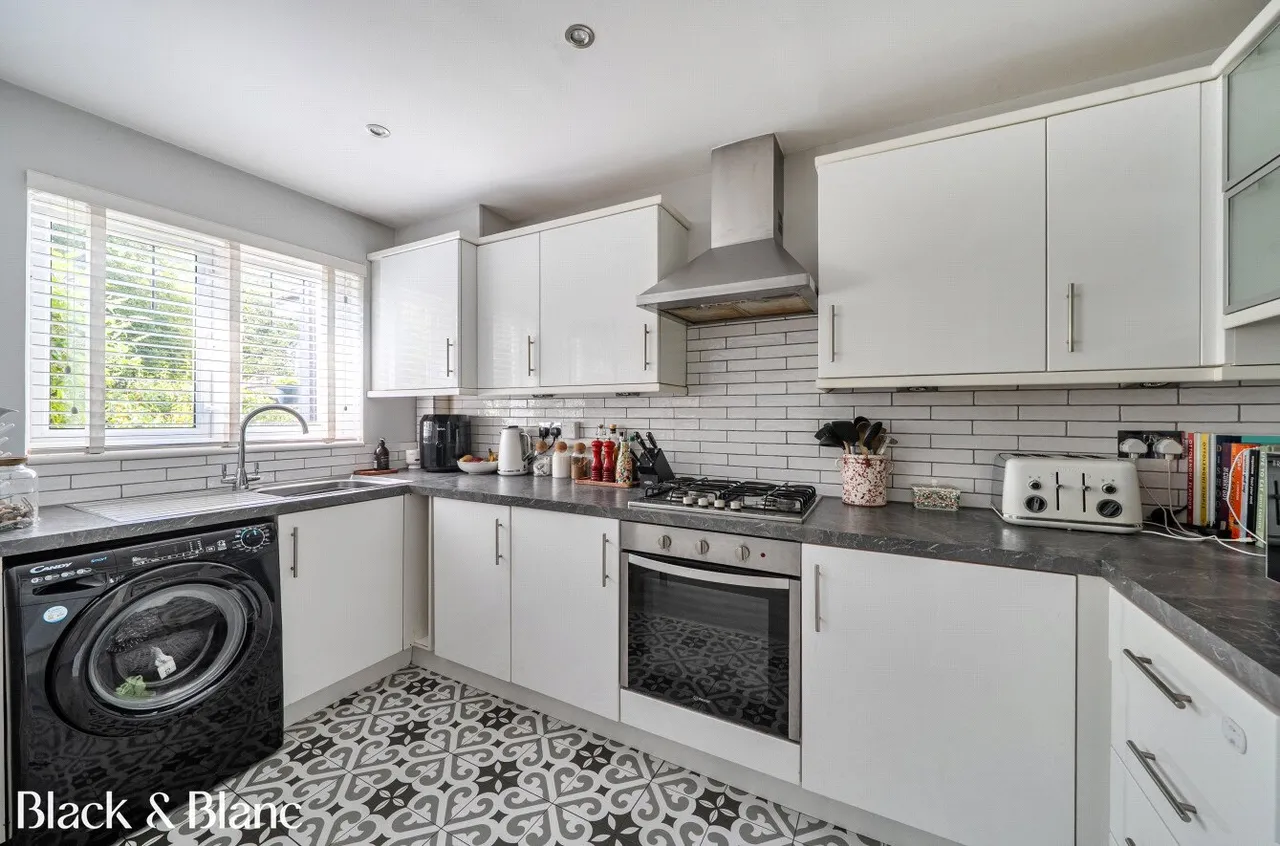 Seddings Court, 11 Springfield Gardens, West Wickham, BR4, photo 5