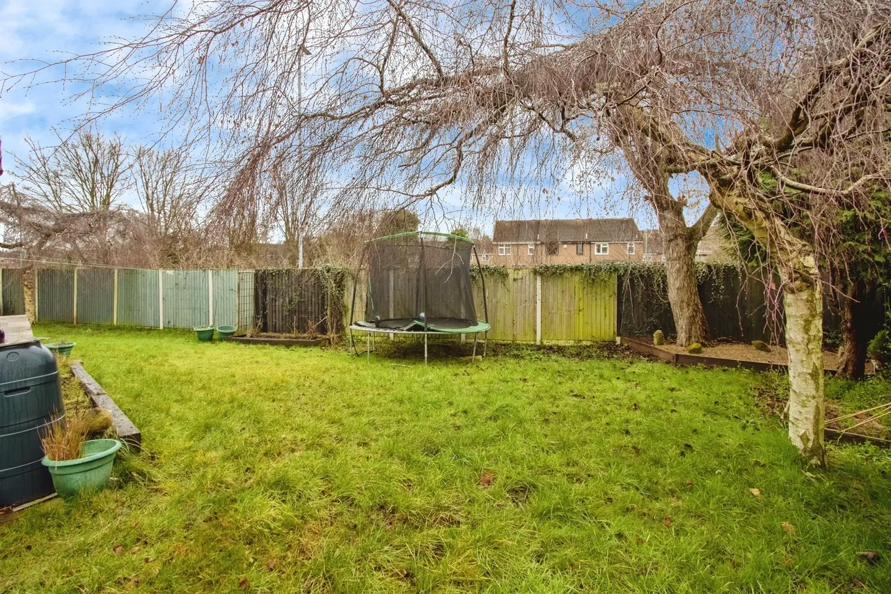 Walnut Close, Leeds, LS14, photo 8