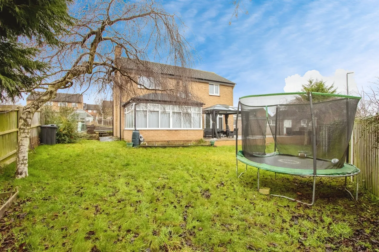 Walnut Close, Leeds, LS14, photo 3