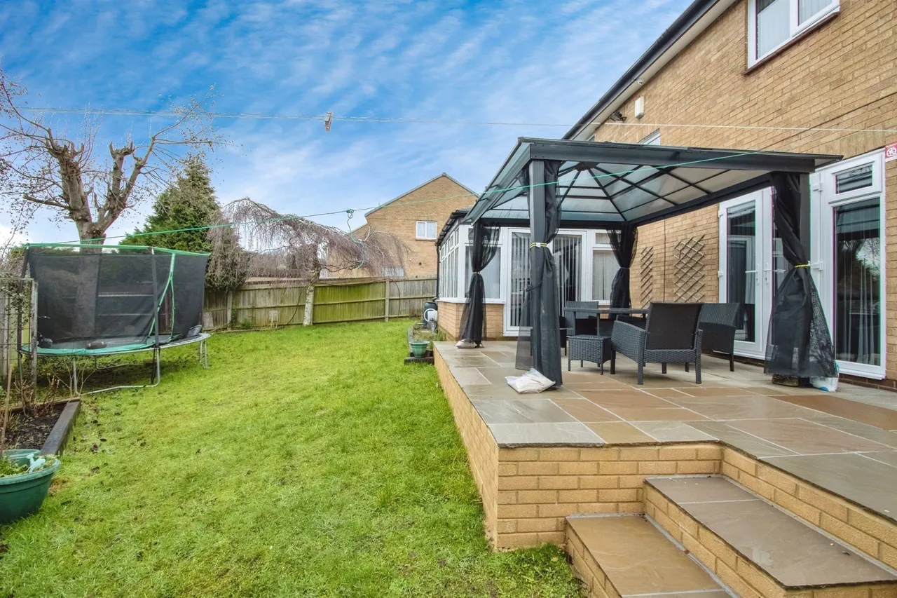 Walnut Close, Leeds, LS14, photo 2