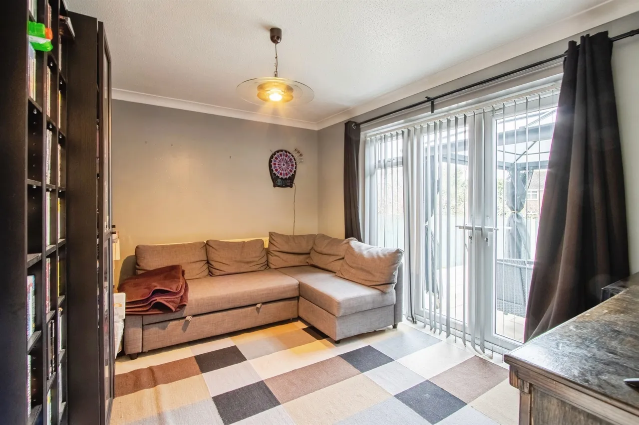 Walnut Close, Leeds, LS14, photo 4