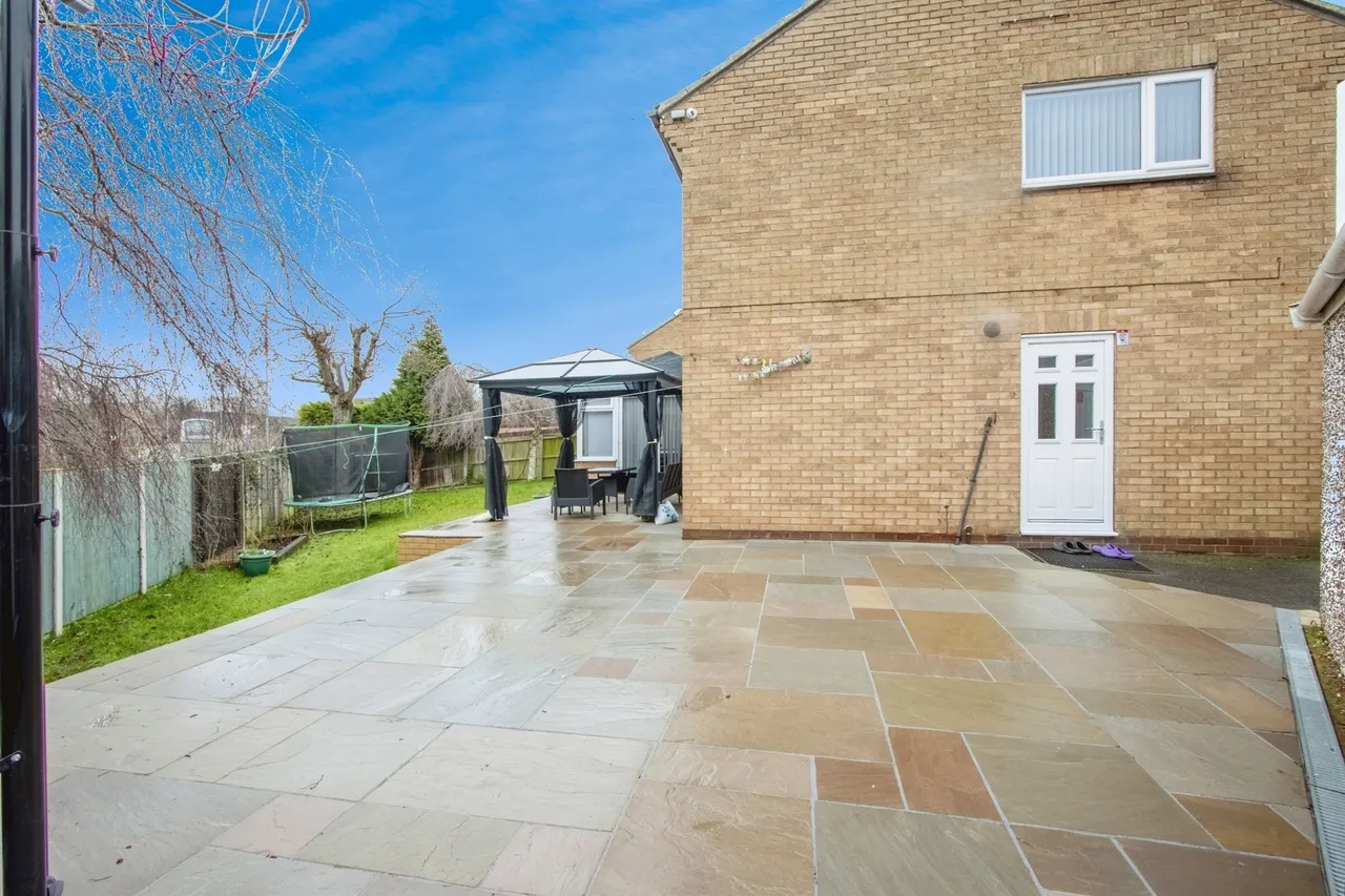 Walnut Close, Leeds, LS14, photo 9