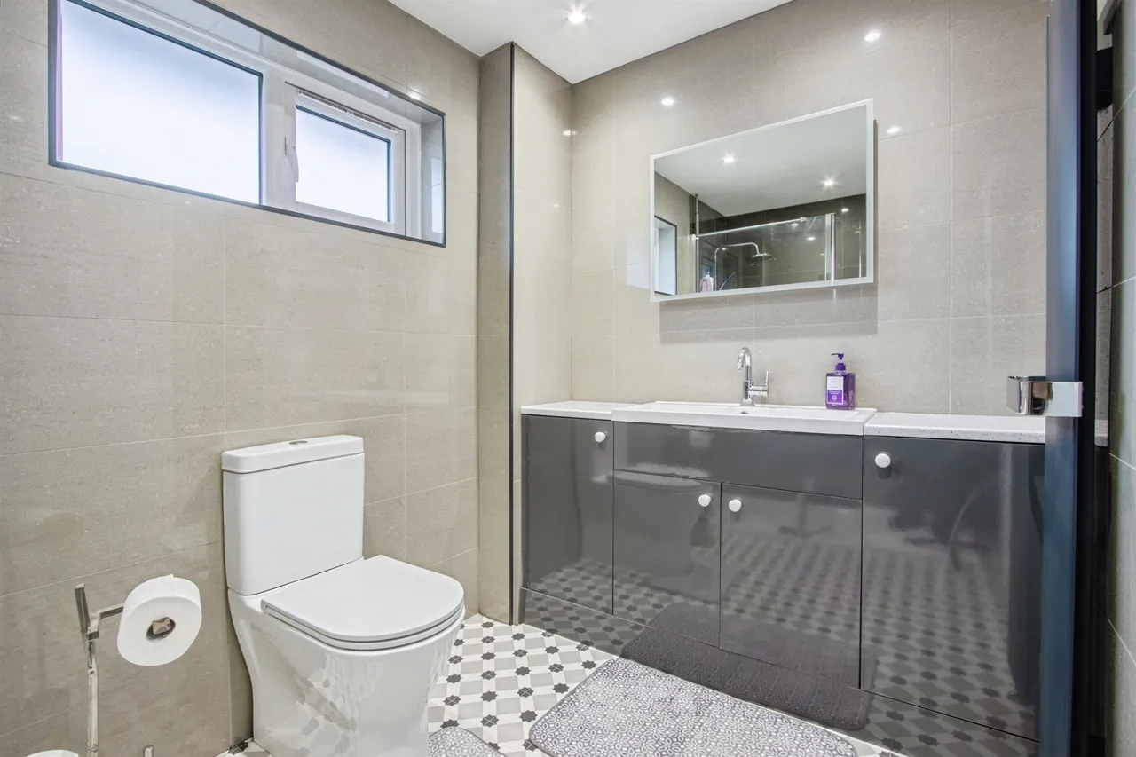 Walnut Close, Leeds, LS14, photo 5