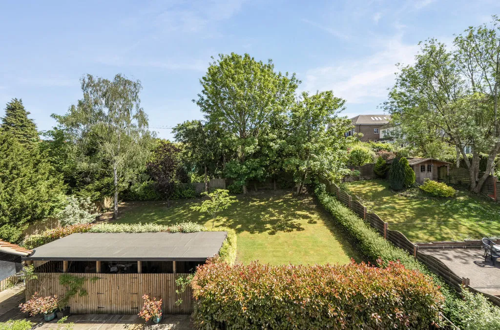 1 Woodcote Valley Road, Purley CR8 3AH, photo 16
