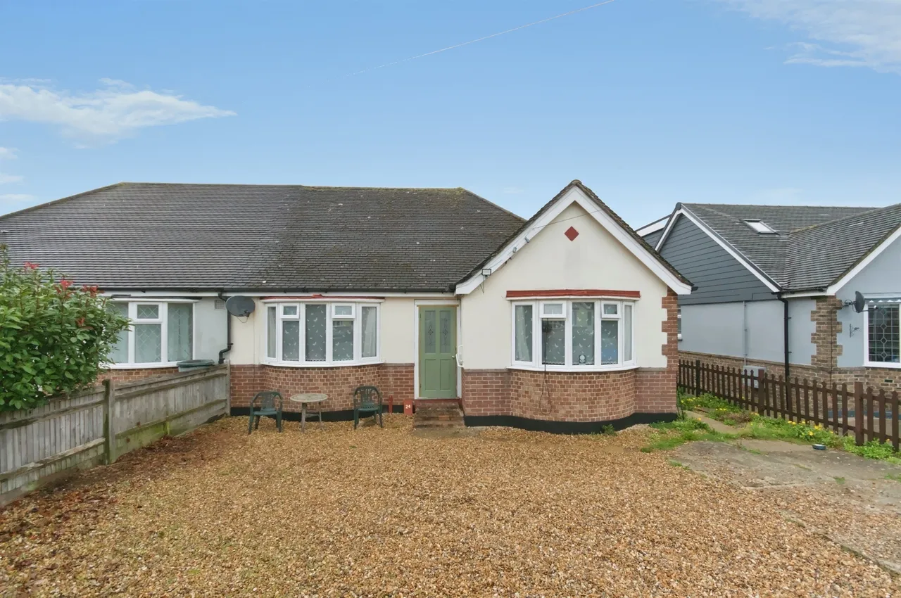 3 bed house for sale, Golden Miller Lane, Polegate, BN26